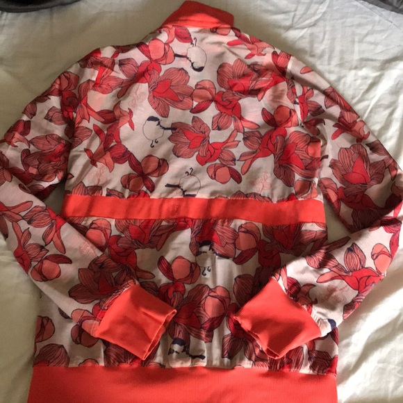 🍋 Lululemon jacket 🍋 - Picture 4 of 8